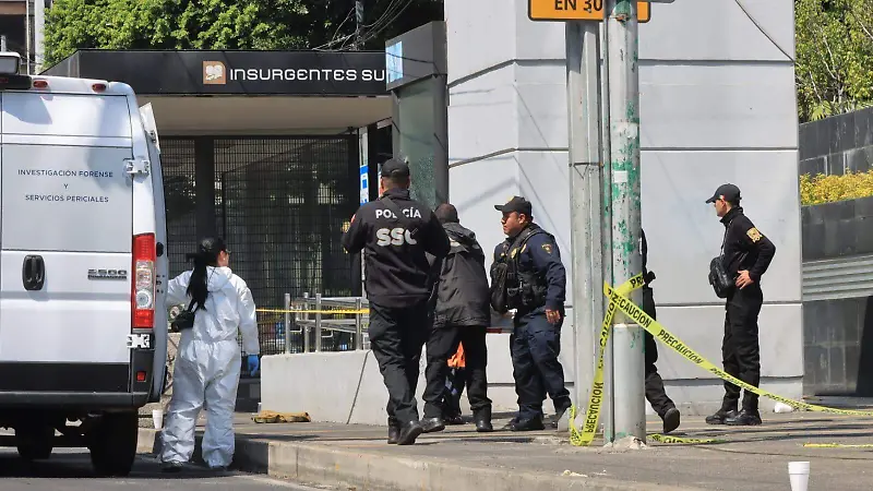 Abaten a presunto asaltante tras balacera en Félix Cuevas e Insurgentes Sur